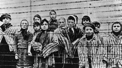 Madri e bambini ebrei durante la Shoah