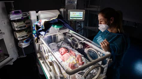 Bambini prematuri in terapia intensiva neonatale