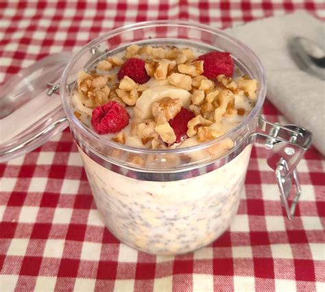 Overnight oats con yogurt e frutta