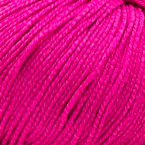 Vari tipi di filati per neonati