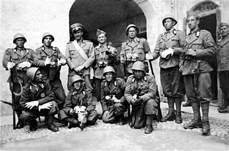 Soldati italiani durante la Seconda Guerra Mondiale