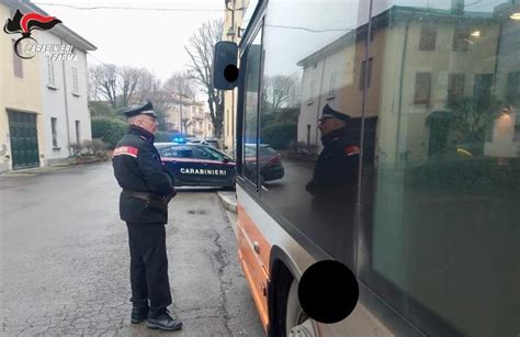 Danneggiamento di un autobus dopo un attentato