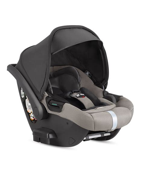 Seggiolino auto Inglesina Darwin Infant agganciato al telaio