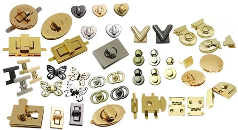 Tipi di chiusure per bavaglini (automatici, velcro, bottone)