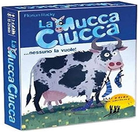 Giocatori intenti a giocare a La Mucca Ciucca con le carte in mano e sul tavolo