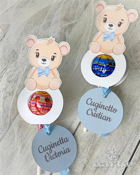 Dettagli tavola con segnaposto a tema orsetto