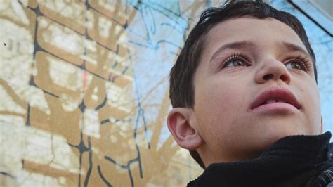 rappresentazione concettuale del passaggio dall'infanzia all'adolescenza