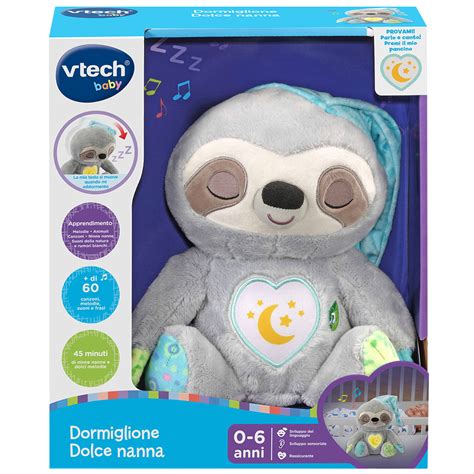 Bambino con un peluche durante la nanna