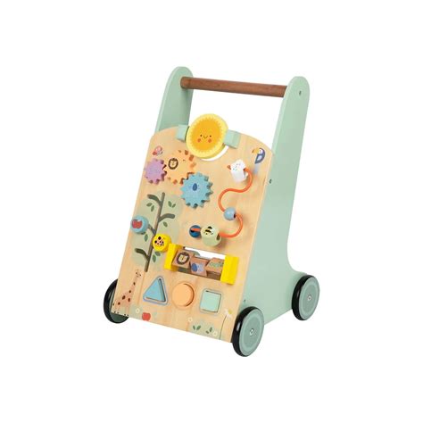 Bambina che gioca con un carrello primi passi in legno