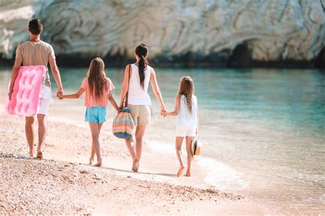 Famiglia con bambini in spiaggia a Daytona Beach