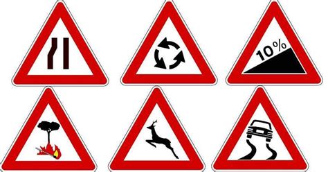 immagine di un passeggino con un porta oggetti a forma di elefante