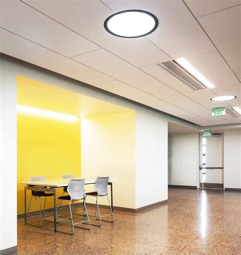 Illuminazione e aerazione scuole