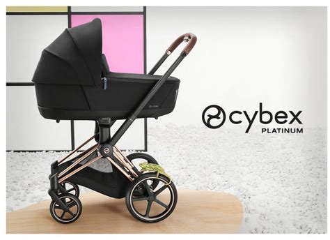 Close-up of Cybex e-PRIAM's premium fabric and leatherette handle