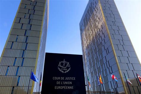 Decisione della Corte di Giustizia Europea e Corte Costituzionale