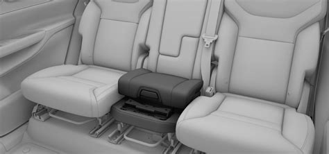 Esempio di seggiolino auto con portabicchiere integrato o accessorio
