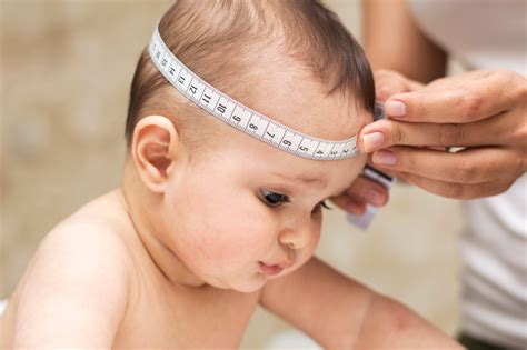 Misurazione circonferenza testa bambino