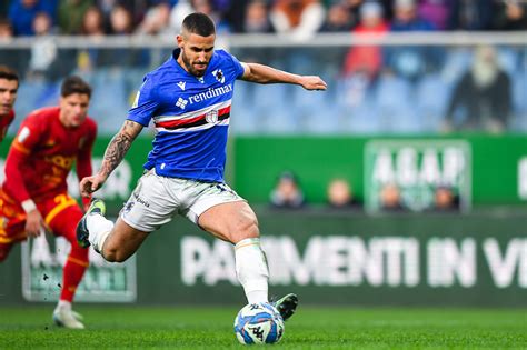 Gennaro Tutino celebra il suo gol contro il Venezia