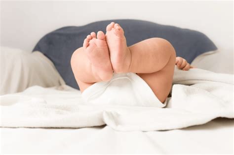 Segni di un pannolino troppo stretto o troppo largo