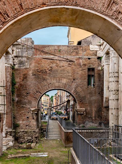 veduta storica del ghetto di Terezin con le sue mura di mattoni