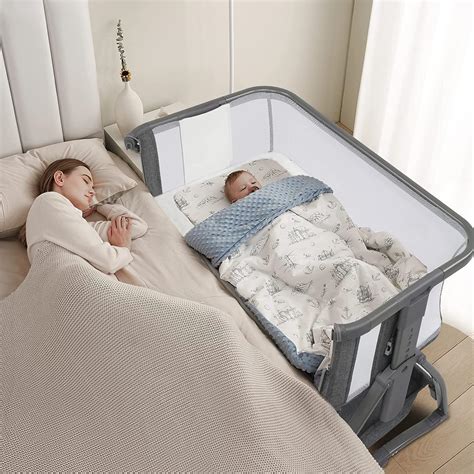 Culla co-sleeping accanto al letto dei genitori