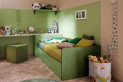 Pareti della cameretta decorate con colori pastello