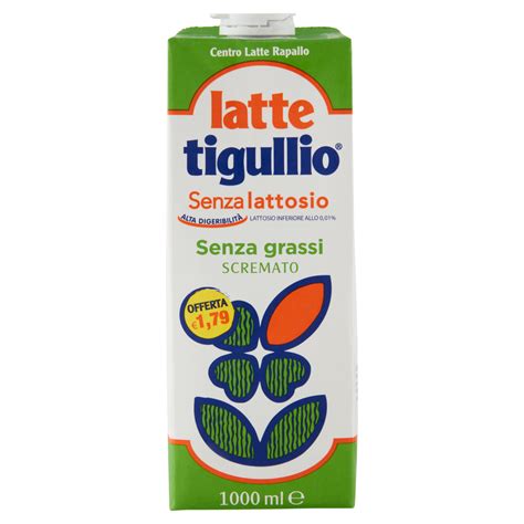 Biberon e confezione di latte Nidina AL 110 senza lattosio