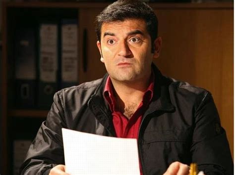 Max Giusti sul set di Distretto di Polizia