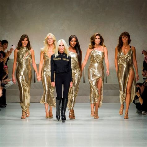 Sfilata storica di Gianni Versace a Milano