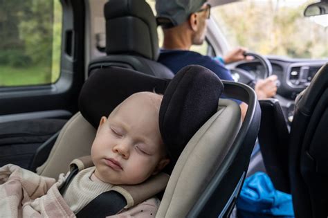 Transizione dall'ovetto al seggiolino auto