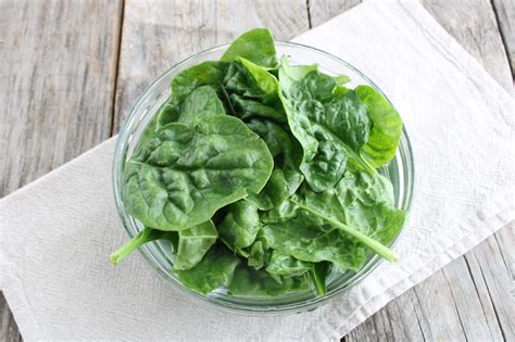 Spinaci freschi lavati