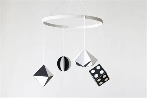 Mobile di Munari geometrico in bianco e nero