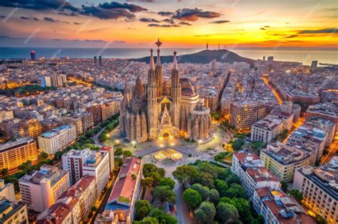 veduta panoramica di Barcellona con la Sagrada Familia
