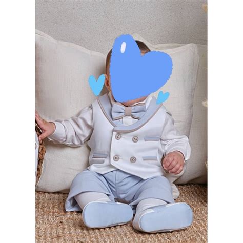 Completo da battesimo maschile con dettagli