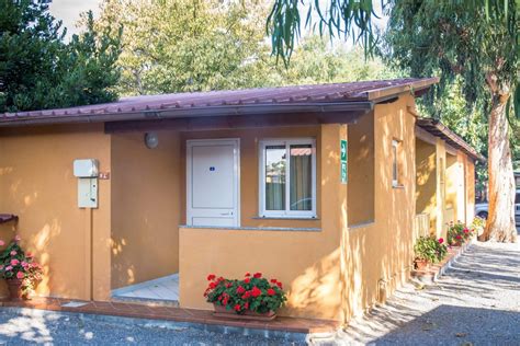 Interno di un bungalow del Villaggio Nurral