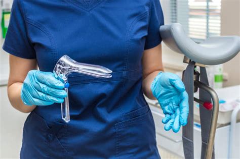 Visita ginecologica con speculum