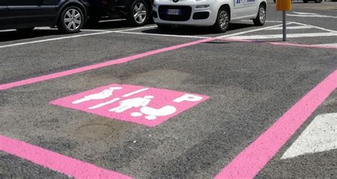Parcheggi rosa dedicati