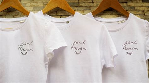 Esempio di ricamo personalizzato su tutina in cotone