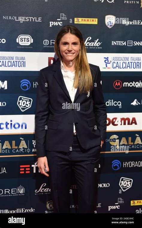 Cecilia Salvai mentre commenta una partita