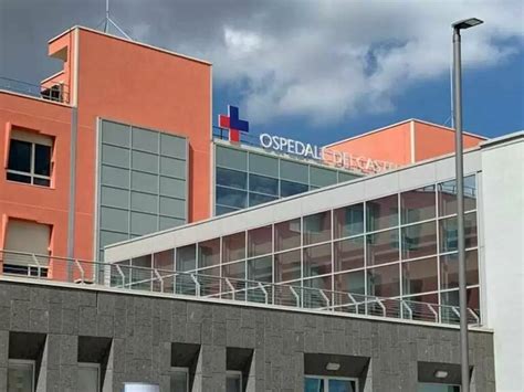 Ospedale dei Castelli, Facciata principale