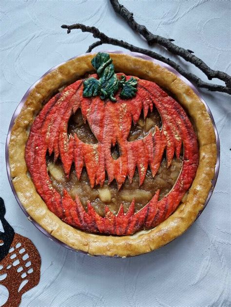 buffet di Halloween con cibi a tema creativo