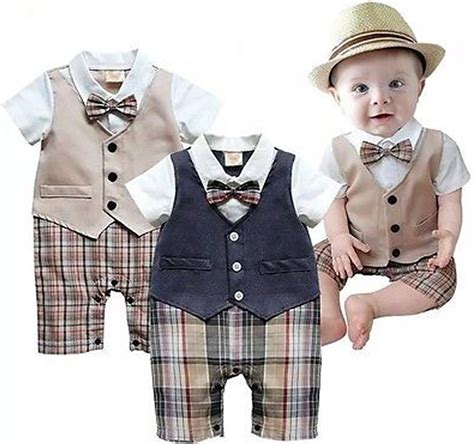 tutina neonato maschio elegante con finto gilet e papillon per battesimo