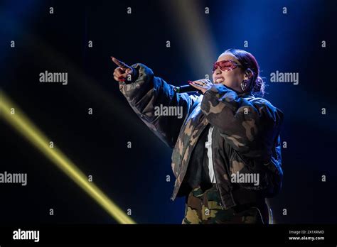 Kali Uchis si esibisce dal vivo