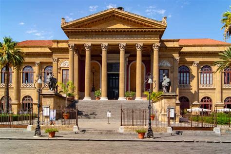Il Teatro Massimo di Palermo, luogo simbolo dell'inizio della carriera di Angelo Madonia