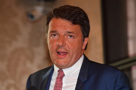 Matteo Renzi in conferenza stampa