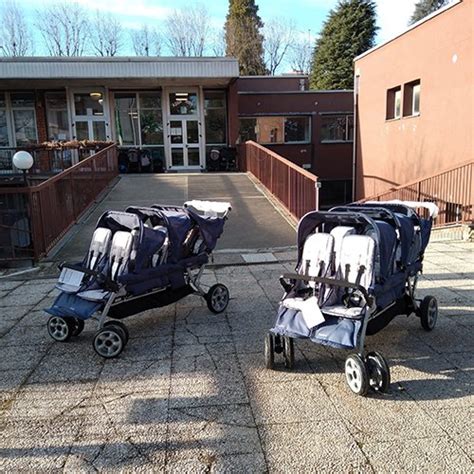 Passeggino a sei posti in uso