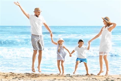 Bambino al mare con after-sun