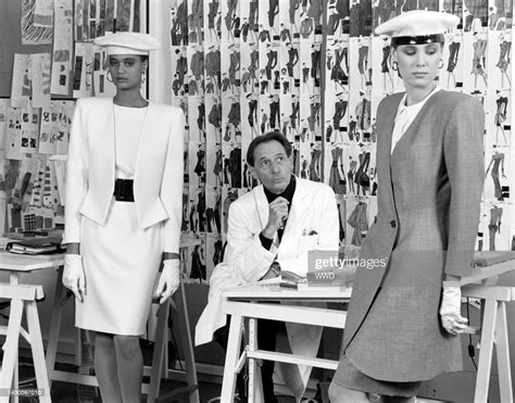 Uniforme hostess Air France di Marc Bohan per Dior