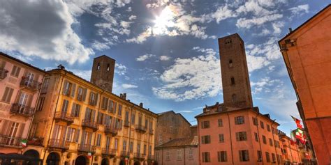 Panorama di Alba con le sue torri medievali