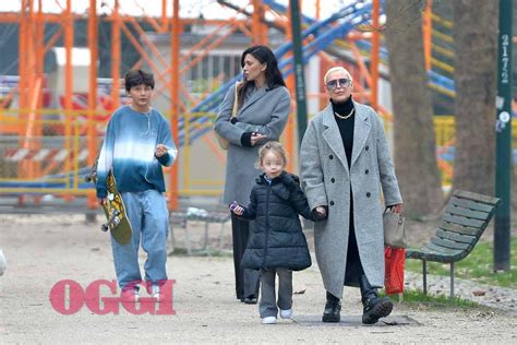Belén Rodriguez con i figli Santiago e Luna Marì
