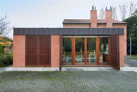 Prospetto e sezioni della casa di Tobia Scarpa